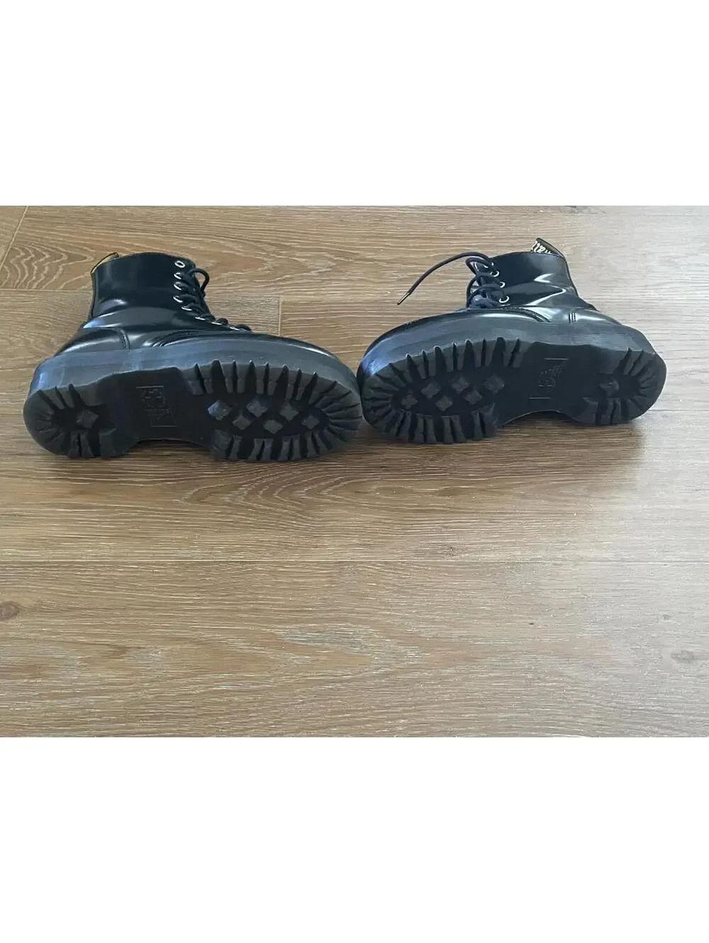 Dr. Martens Black Leather Lace-Up Platform Boots size 39